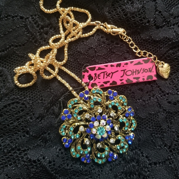 Betsey Johnson Flower Necklace